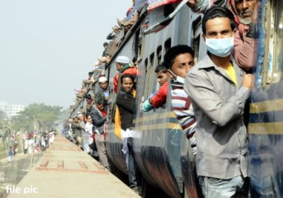 Бангладешда поезд автобус билан тўқнашди фото