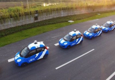 Хитойнинг Baidu компанияси ҳайдовчисиз автомобилларни кўчада синаб кўрди фото