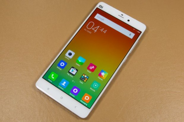 Xiaomi компанияси Galaxy Note 7’га жуда ўхшаш смартфонини тақдим этди