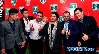 "Lokomotiv" futbolchilariga "Lasetti" avtomashinasi topshirildi