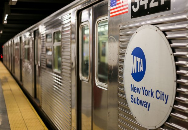 Нью-Йорк метросининг барча бекатлари мобил алоқа сигнали ва бепул Wi-Fi билан таъминланди